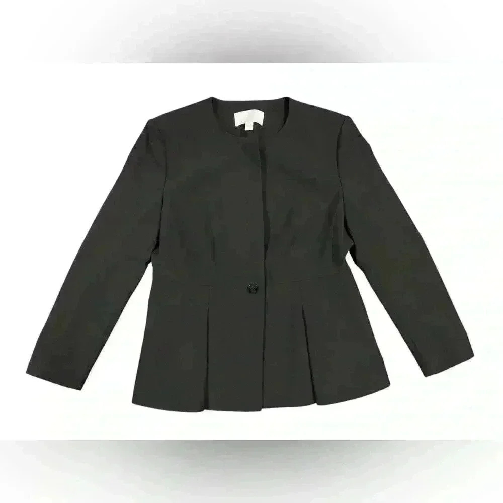 Beautiful Fitted Pleated BOSS by Hugo Boss Wool Blazer Size 8 in Black